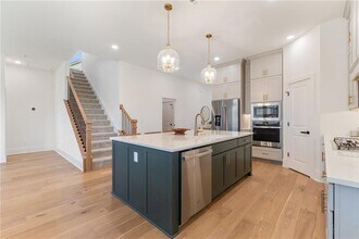 3008 S 14th Pl in Rogers, AR - Foto de edificio - Building Photo