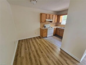 3985 NC-268 in Pilot Mountain, NC - Building Photo - Building Photo