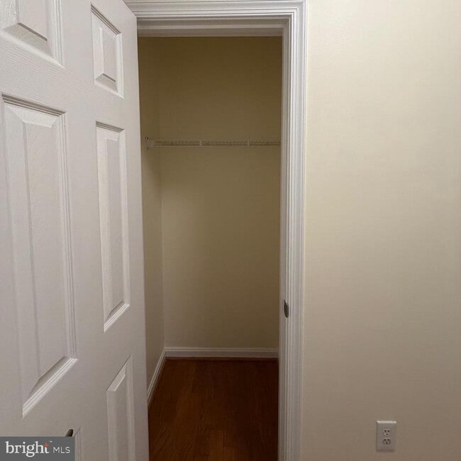 20453 Chesapeake Square in Cascades, VA - Building Photo - Building Photo