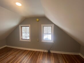 55 Chase St, Unit 2 in Burlington, VT - Foto de edificio - Building Photo