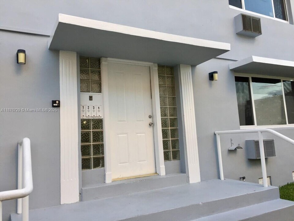 1973 Marseille Dr in Miami Beach, FL - Building Photo