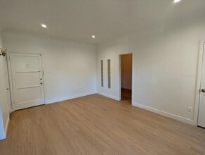 559 Normandie Ave in Los Angeles, CA - Building Photo - Building Photo