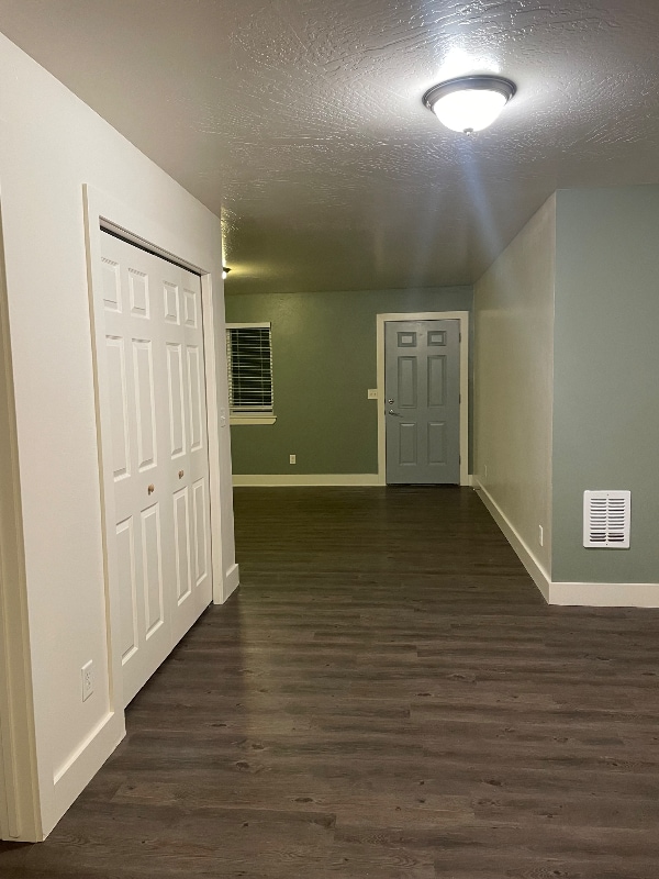 property at 2806 Hunters Loop