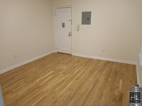 WEST 72 STREET in New York, NY - Building Photo - Building Photo