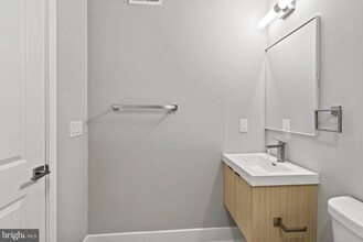 2114 N 8th St in Philadelphia, PA - Building Photo - Building Photo