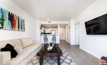 13200 Pacific Promenade in Los Angeles, CA - Building Photo - Building Photo