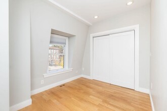 53 Lexington St, Unit #3 in Boston, MA - Building Photo - Building Photo