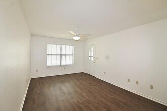 1004 Lynn St-Unit -B in Weatherford, TX - Building Photo - Building Photo