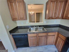 3535 Waldrop Trail in Decatur, GA - Foto de edificio - Building Photo