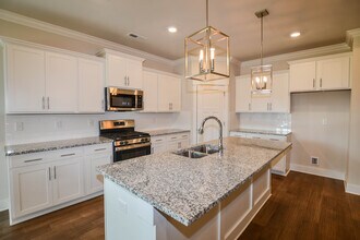 148 Rosemary Ayers Dr in Madison, AL - Building Photo - Building Photo