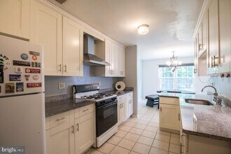 15-B Andover Cir in Princeton, NJ - Building Photo - Building Photo