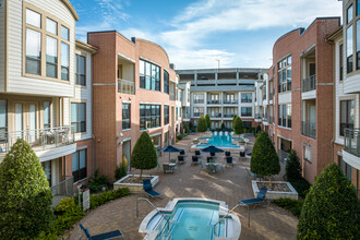 Ventura Lofts Apartments in Houston, TX - Foto de edificio - Building Photo