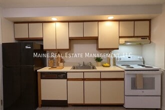 20 Tall Pines Dr in Lewiston, ME - Building Photo - Building Photo