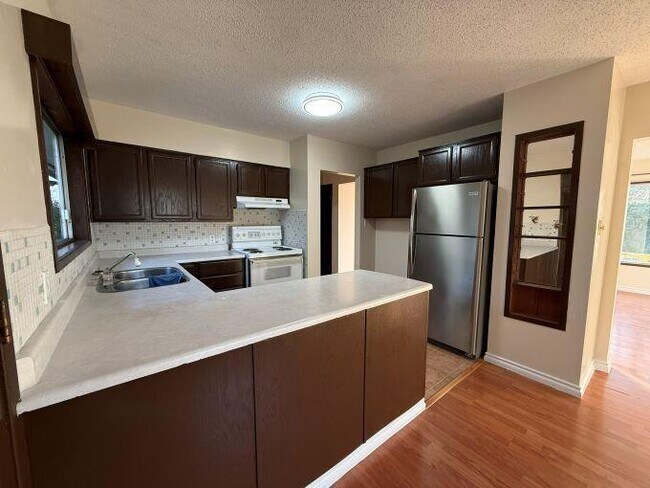 168XX-168X0 0 Ave in Surrey, BC - Building Photo - Building Photo