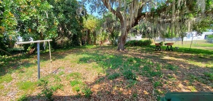 2590 Seneca Ave in Fort Pierce, FL - Building Photo - Building Photo