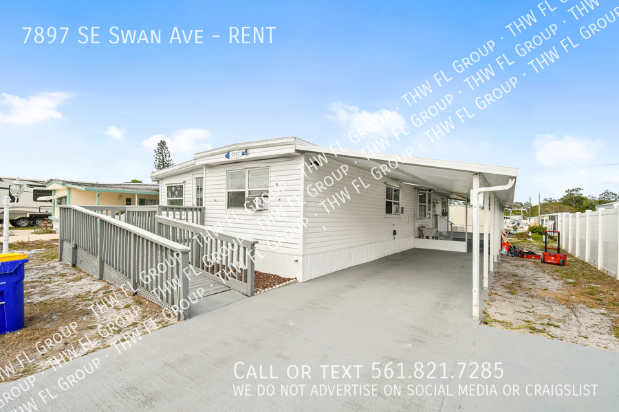 7897 SE Swan Ave in Hobe Sound, FL - Foto de edificio