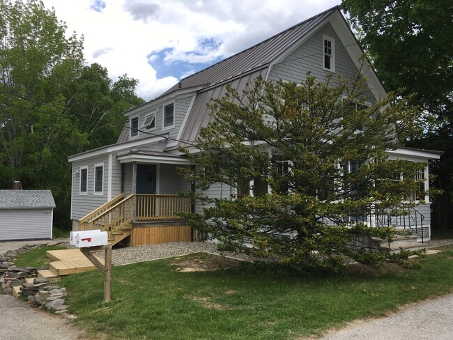 299 High Street in Belfast, ME - Foto de edificio - Building Photo