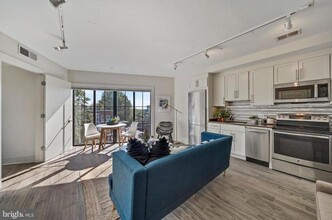 3205 Georgia Ave NW, Unit 404 in Washington, DC - Building Photo - Building Photo