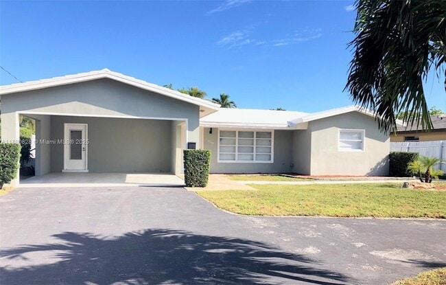 3340 NE 17th Way in Oakland Park, FL - Building Photo - Building Photo