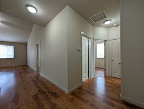 527 Raber Rd in Eugene, OR - Building Photo - Building Photo