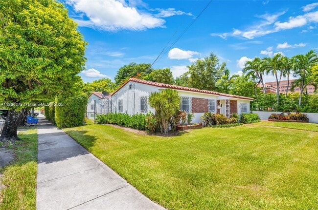 3600 SW 26th St in Miami, FL - Building Photo - Building Photo