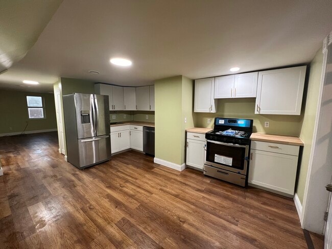 29 Tolles St, Unit 2nd Floor - Tolles St