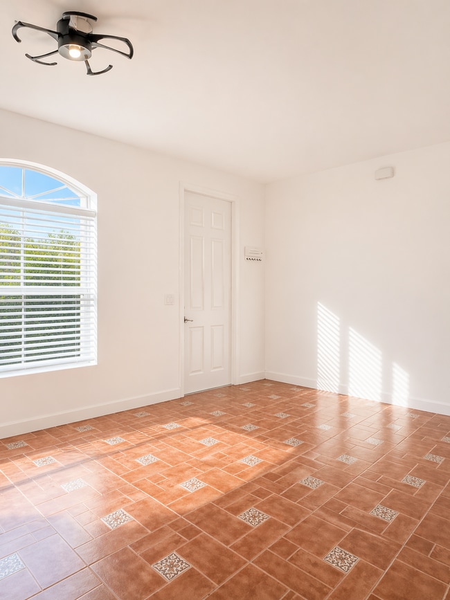 11937 Sturbridge Ln in Wellington, FL - Foto de edificio - Building Photo