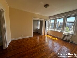 1630 Commonwealth Ave, Unit 1637-7 in Boston, MA - Foto de edificio - Building Photo