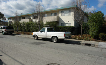 Curtner Apartments in Palo Alto, CA - Building Photo - Building Photo