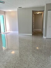 369 Lewis Blvd SE in St. Petersburg, FL - Building Photo - Building Photo
