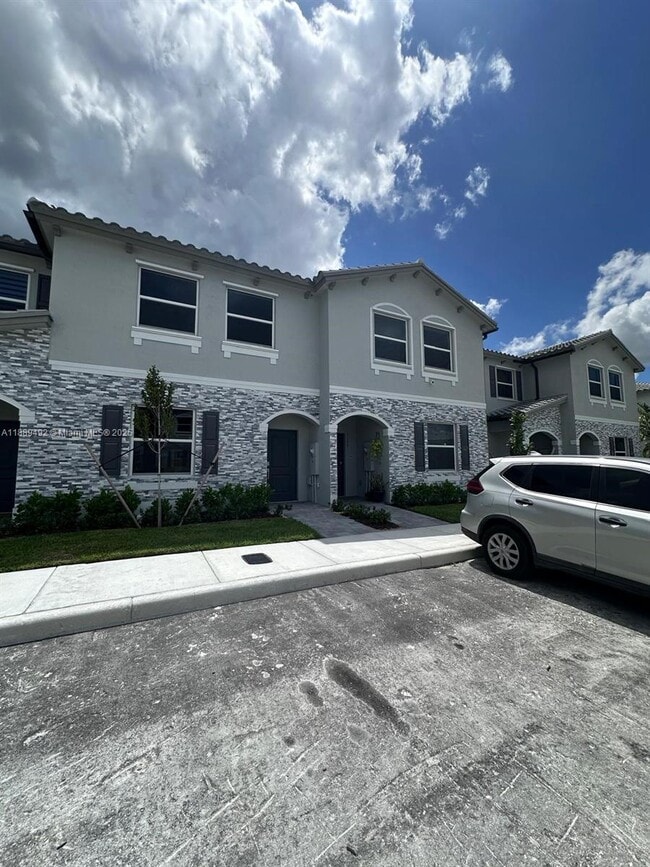 1183 1st Ter in Hialeah, FL - Building Photo - Building Photo