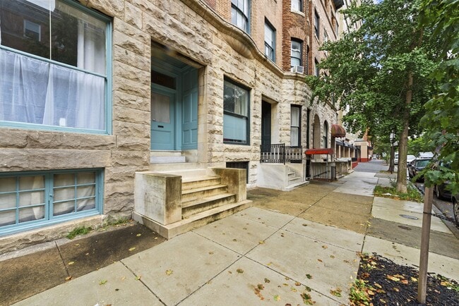 1119 N Calvert St in Baltimore, MD - Building Photo - Building Photo