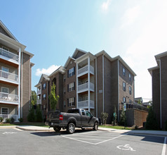 Spartan Crossing Student Apartments in Greensboro, NC - Building Photo - Building Photo