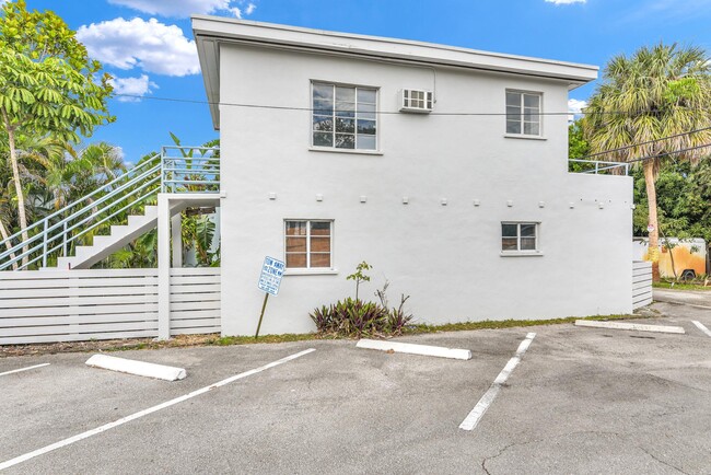 818 N Dixie Hwy in Lake Worth Beach, FL - Building Photo - Building Photo