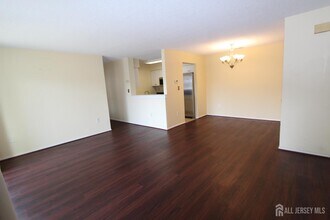 8201 Tamarron Dr in Plainsboro, NJ - Building Photo - Building Photo