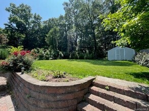 33 Goldenrod Ave in Northport, NY - Building Photo - Building Photo