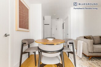 230 E 44th St in New York, NY - Building Photo - Building Photo