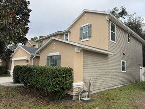 348 Auburn Oaks Rd E in Jacksonville, FL - Building Photo - Building Photo