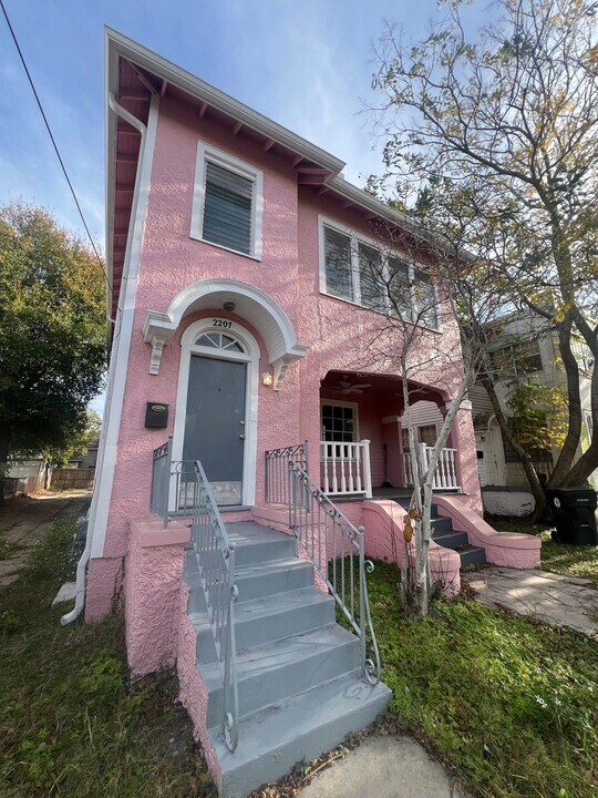 2205-2207 Broadway St in New Orleans, LA - Building Photo