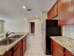 3320 Windsor Lake Cir in Sanford, FL - Building Photo - Building Photo