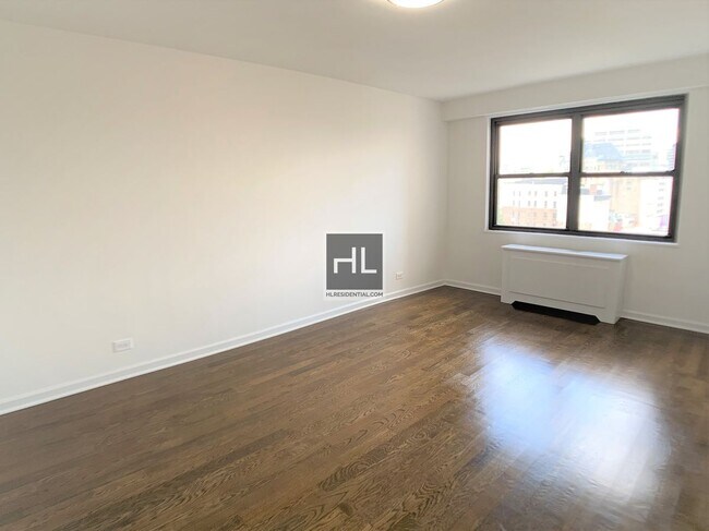 E 16 ST, Unit 2M in New York, NY - Foto de edificio - Building Photo