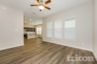 1105 Fallgate Dr in Saginaw, TX - Building Photo - Building Photo