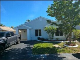 3832 NW 107th Way in Sunrise, FL - Building Photo