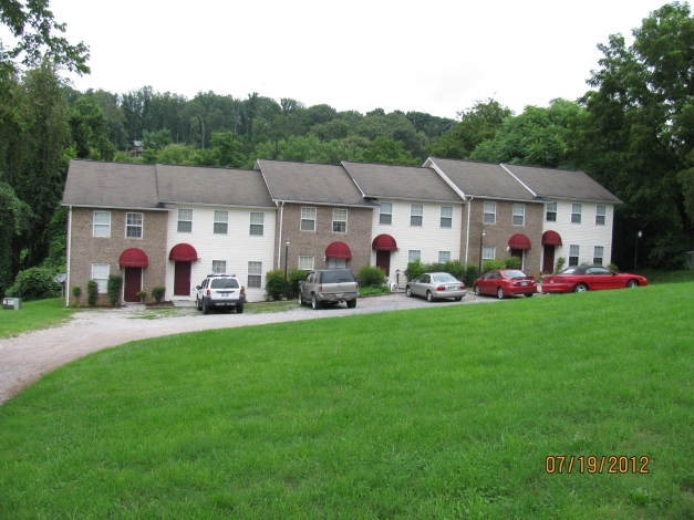 Pridemore Apartments in Church Hill, TN - Foto de edificio