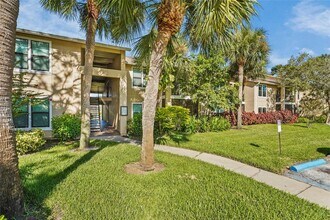 4045 Crockers Lake Blvd in Sarasota, FL - Building Photo - Building Photo