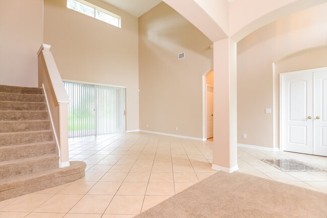 2302 Fountain Grass Dr in Valrico, FL - Building Photo - Building Photo