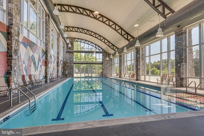 2576 Eastbourne Dr in Woodbridge, VA - Building Photo - Building Photo