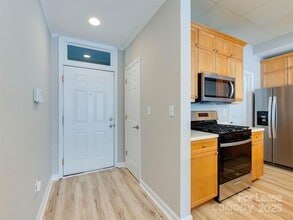 405 W 7th St in Charlotte, NC - Building Photo - Building Photo