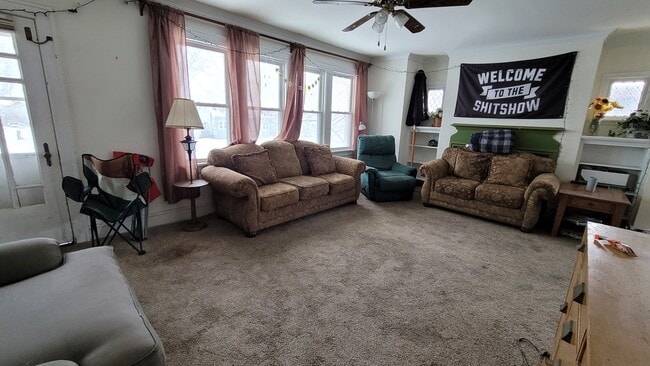 3037 N. Downer Ave, Unit Main in Milwaukee, WI - Building Photo - Building Photo