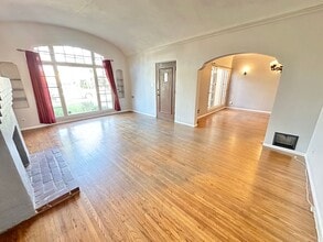 2041 Eucalyptus Ave in Long Beach, CA - Building Photo - Building Photo